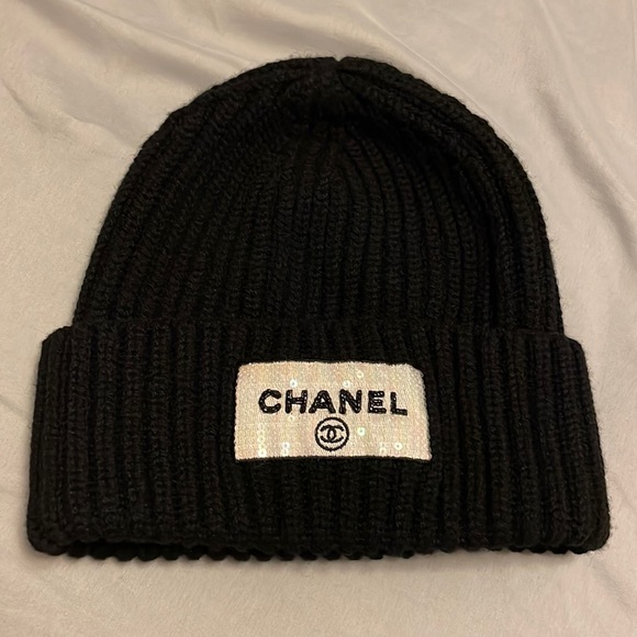 Authentic Chanel cashmere Sequins and Beads logo patch beanie - Picture 3 of 7